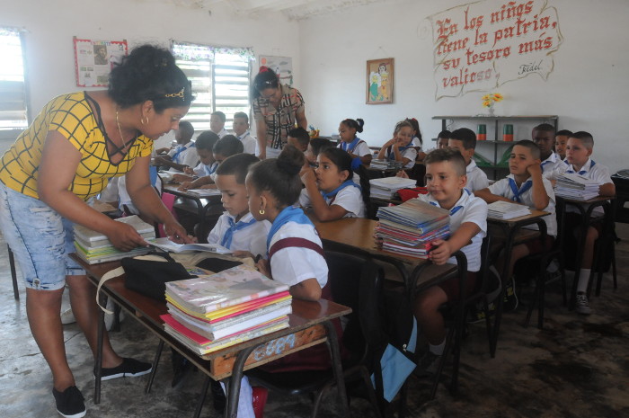 Más de 100 000 estudiantes a las aulas en Camagüey