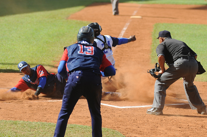Foto: Carlos Rafael/ Periódico Ahora Solo las matemáticas mantienen vivos a los Toros de Camagüey