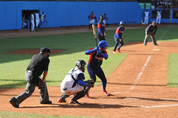 Foto: Carlos Rafael/Periódico Ahora Holguín propina un doble-dos fatal a Camagüey