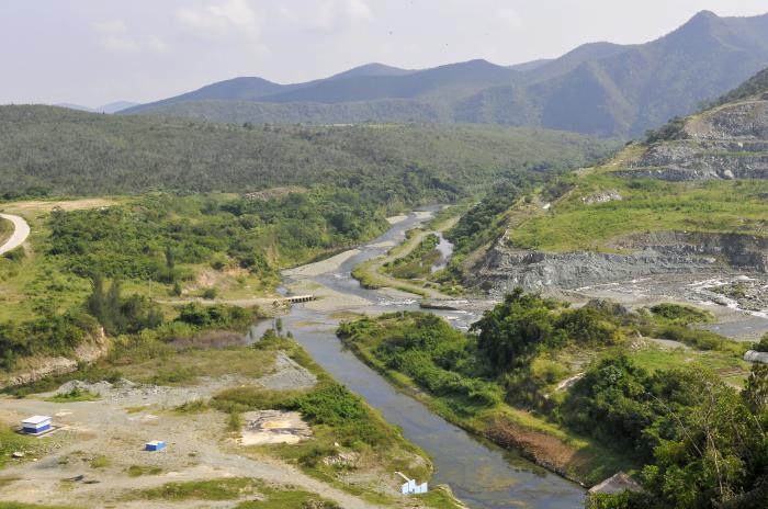 Las obras de los trasvases formaron parte de la agenda. Fotos: Juvenal Balán  Examinó Díaz-Canel programas hidráulico y de viales en el país