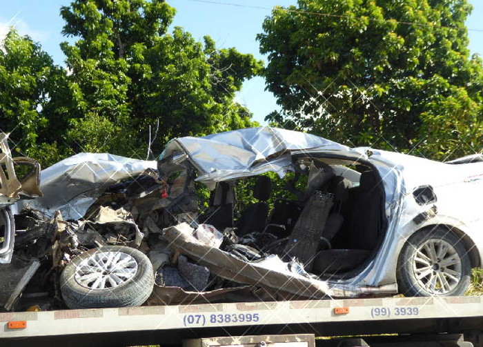En horas cercanas al mediodía ya había quedado despejada la zona del accidente. Foto: Israel Hernández/escambray.cu Fallecen cuatro camagüeyanos en accidente de tránsito en Sancti Spíritus
