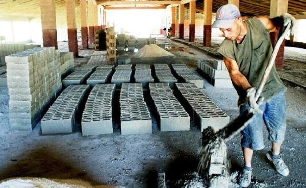 Foto: Archivo Industrias locales camagüeyanas por más materiales de la construcción