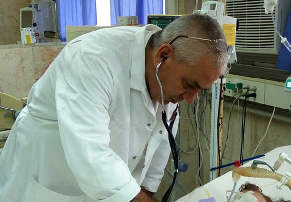 Doctor Frank Felipe Martín, jefe de la Unidad de Cuidados Intensivos Progresivos en el pediátrico José Martí. Foto: Israel Hernández/Escambray Determinadas las causas de accidente masivo en Jatibonico