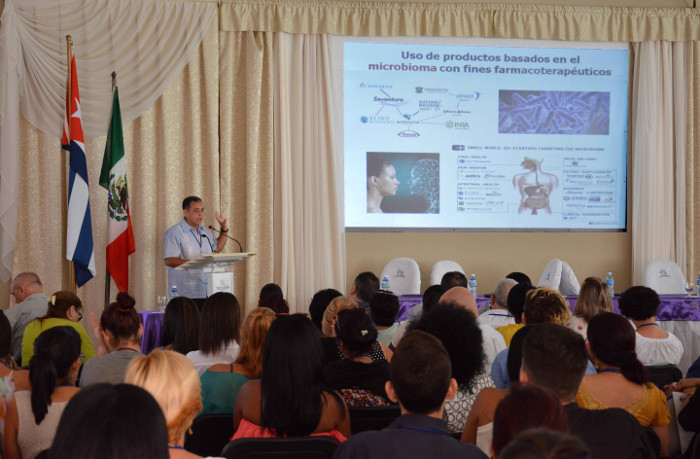 Fotos: Rodolfo Blanco Cué/ ACN La farmacología al servicio de la sociedad