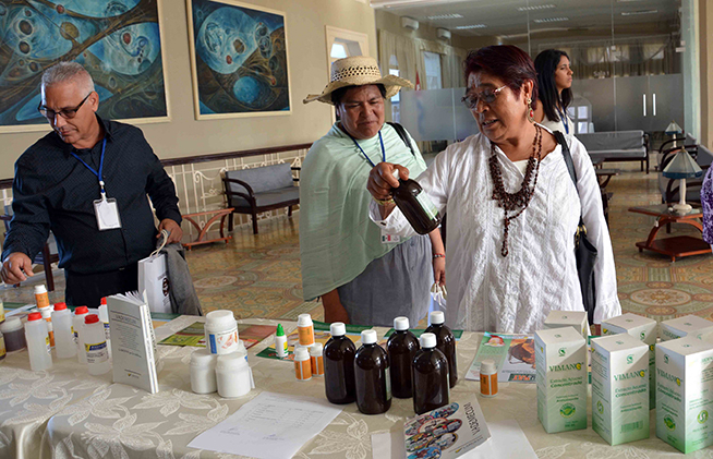 Fotos: Rodolfo Blanco Cué/ACN Prestigioso investigadorr esalta logros de la farmacología cubana