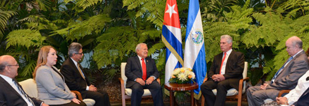 Presidente cubano recibió a su homólogo de El Salvador