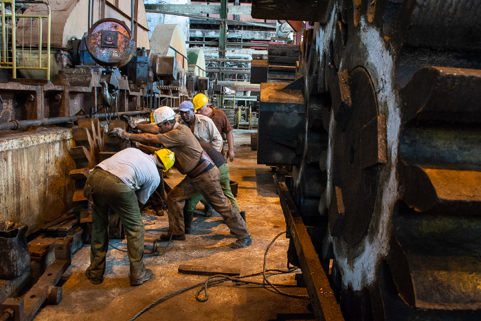 Se precisa primero de unas reparaciones de calidad probadas antes del pitazo inicial. Foto: Leandro Pérez Pérez/Adelante/Archivo La zafra y sus derivados, nuevo reto