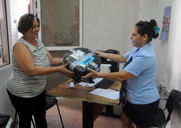 Foto: Orlando Durán Hernández /Adelante/Archivo Aceptación en Camagüey del servicio de bultos postales