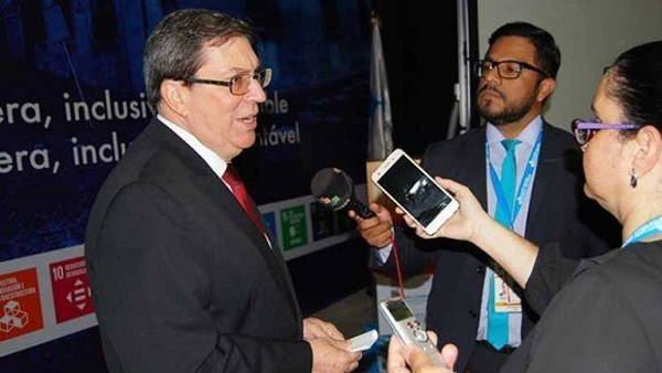 Las decisiones adoptadas por el Gobierno de Brasil “tendrán implicaciones dolorosas para millones de familias brasileñas de bajos ingresos a las que expresamos toda nuestra solidaridad”, señaló el Canciller. Foto: Prensa Latina La voz de Cuba resuena en Cumbre Iberoamericana