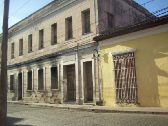 Vista lateral del lugar donde vivió José Francisco ,enclavada en la calle San Francisco No. 9, hoy Antonio Luaces No. 109.. Foto: Archivo