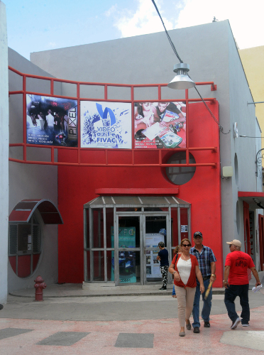 Desde marzo del 2016, esta Iniciativa Municipal de Desarrollo Local (IMDL) recupera fondos a través de la sala de proyecciones, las fiestas, los torneos de videojuegos y las clases de baile, para proyectos culturales como el Festival Internacional de Videoarte de Camagüey. Foto: Orlando Durán Hernández /Adelante