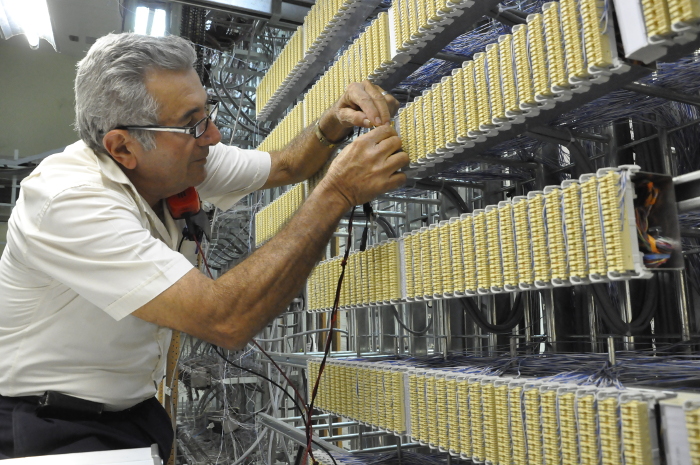 Modernizan centrales telefónicas en Camagüey