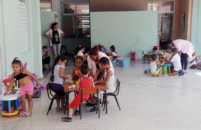 Priority in Camagüey to the formation of children’s daycare educators