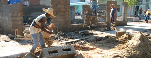 Reconocen a constructores camagüeyanos en su día