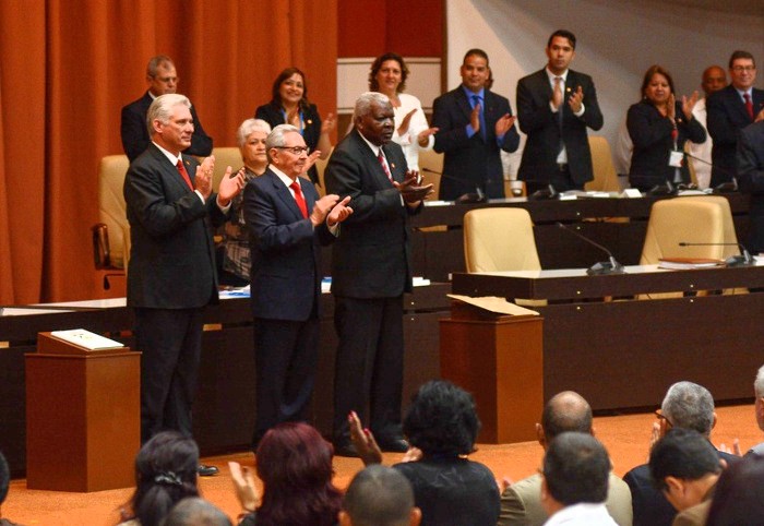 Miguel Díaz-Canel Bermúdez (I), President of the Councils of State and Ministers, Army General Raúl Castro Ruz (C), first secretary of the Central Committee of the Communist Party of Cuba (CC PCC), and Esteban Lazo Hernández ( D), President of the National Assembly of Popular Power (ANPP), presides over the extraordinary session of the National Assembly of Popular Power (ANPP), where the new Magna Carta of the Republic is proclaimed, in the Havana Convention Center. Photo:Marcelino Vázquez Hernández/ACN New constitution guarantees continuity of Revolution