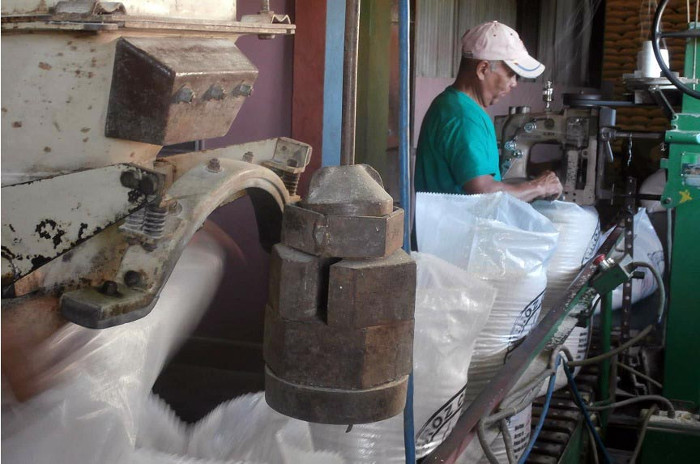 Photo: Taken from radioflorida.icrt.cu Rice mill of Florida ready for new campaign