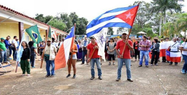 La XIV Brigada Primero de Mayo de Trabajo Voluntario y Solidaridad con Cuba desfilará el Día Internacional de los Trabajadores junto al pueblo cubano, ratificando su apoyo en momentos en el gobierno de Estados Unidos recrudece su política contra la nación caribeña. Foto: Tomada de solvision.cu Comunistas franceses en Camagüey