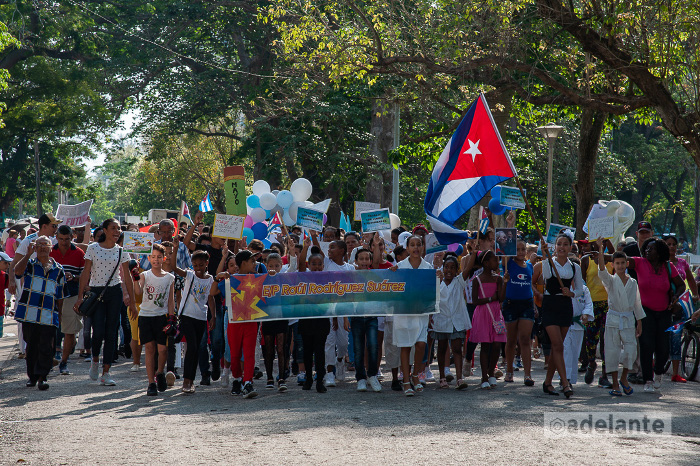Fotos: Leandro Pérez Pérez/Adelante Desfilan los proletarios del futuro