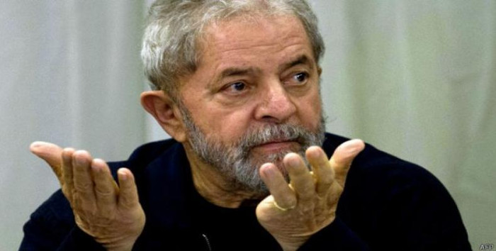 Photo: Archive Lula da Silva addresses supporters on first anniversary of imprisonment