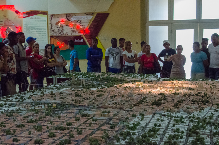 Foto: Leandro Pérez Pérez/ Adelante Chic@s de la tierra caliente acampan en Camagüey