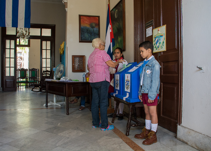 Para los sufragios, la Ley No. 127 regula, como es habitual en Cuba, que el voto es libre y secreto y cada elector tiene derecho a uno solo. Foto: Leandro Pérez Pérez/Adelante/Archivo Gaceta Oficial hace pública nueva Ley Electoral