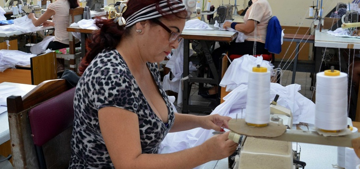 Industria textil camagüeyana asegura uniformes escolares en primera  etapa
