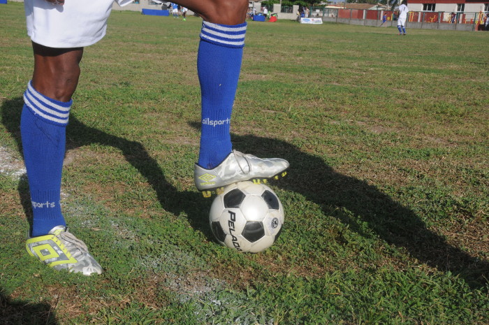 Miuras empatan y se alejan de la clasificación 