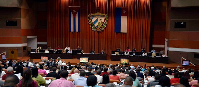   Parlamento cubano en su primera jornada