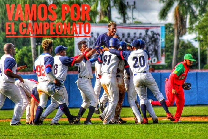 Los Toros entrarán mañana a la provincia alrededor del mediodía y serán recibidos por el pueblo de los municipios Guáimaro, Sibanicú y Jimaguayú. A las 6:00 p.m. los seguidores podrán abrazar a sus jugadores en la Plaza de la Libertad en una fiesta que durará toda la noche. Foto: Tomada de Felix Anazco / Facebook Toros camagüeyanos solos en la cima