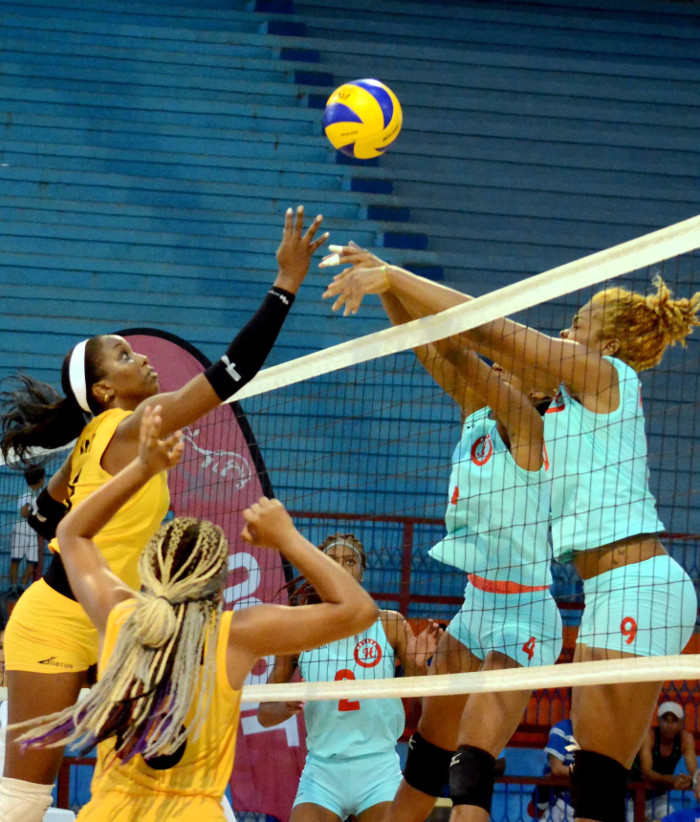 Fotos: Rodolfo Blanco Cué/ACN Campeonato Nacional de Voleibol: Capitalinas dan el golpe de autoridad