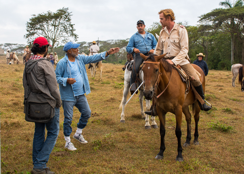 Momentos en que Rigoberto López Pego dirige la filmación de la película El Mayor. Fotos: Leandro Pérez Pérez/Adelante/Archivo