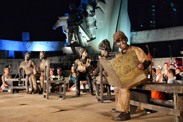 Fotos: Leandro Pérez Pérez/ Adelante Arte para felicitar a la ciudad (+ Fotos)