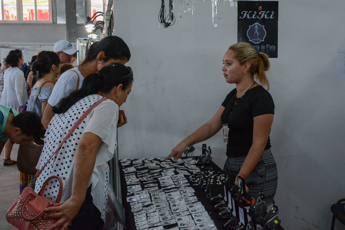 Foto: Leandro Pérez Pérez/Adelante Joyas Kiki en Feria de Artesanía
