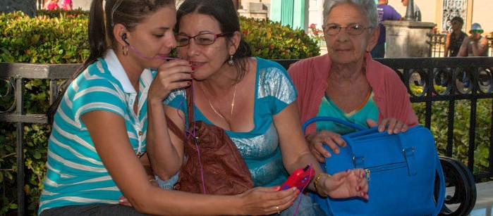 Cubanos en la red