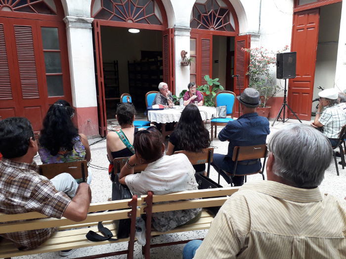 Fotos: De la autora Poesía, historia y Revolución (+Audio)