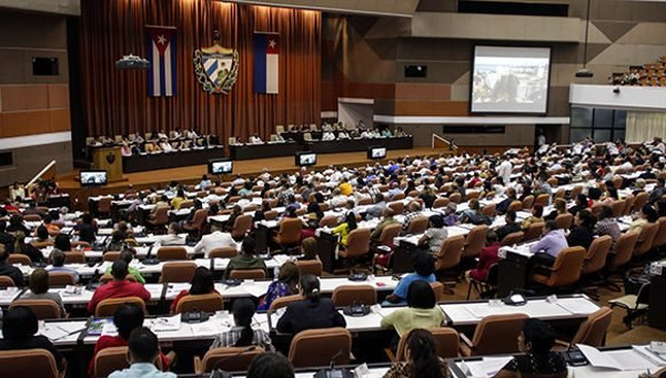 Foto: Tomada de cubadebate.cu Diputados debaten proyectos de leyes de Símbolos Nacionales, Pesca y Electoral