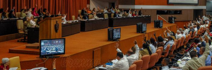Parlamento cubano aprueba nuevas leyes