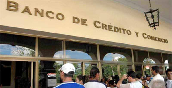 Conmutador de señales en el servicio bancario 