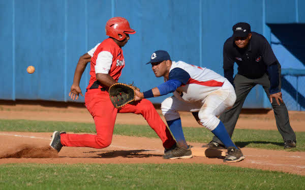 Toros iniciarán la Serie ante Huracanes