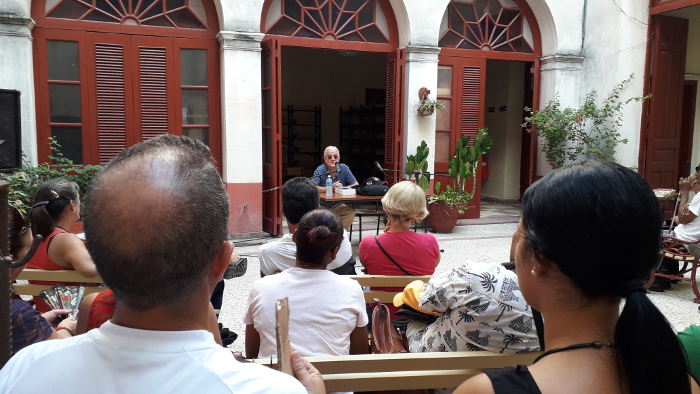 Foto: De la autora Luis Álvarez: “Defendamos el color cubano”