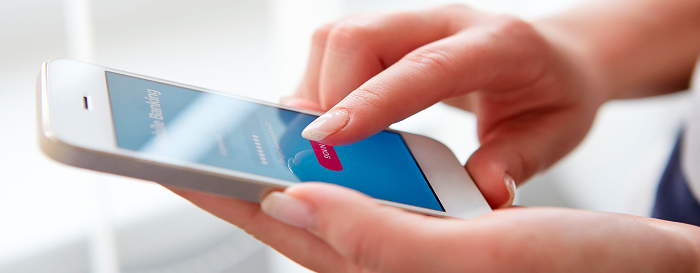 Cuba cuenta actualmente con más de cinco millones de tarjetas magnéticas y similar cifra de terminales móviles; pero el número de clientes de la banca móvil es apenas de 200 mil. Foto: Tomada de sabermassermas.com Comercio electrónico entre los temas hoy de la Asamblea Nacional