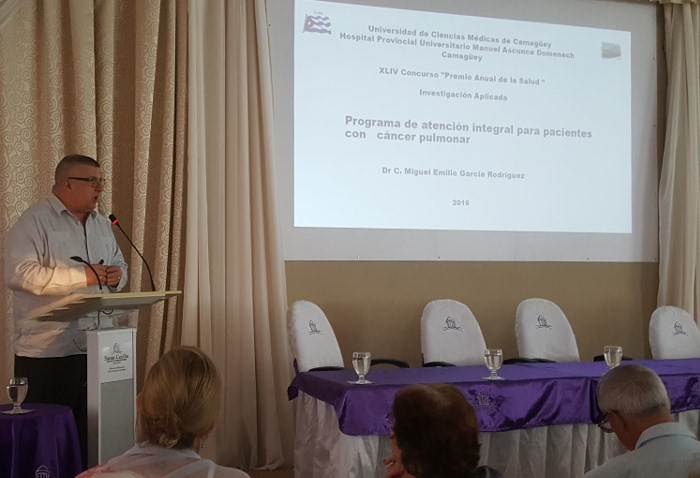 El Doctor en Ciencias Médicas Miguel Emilio García Rodríguez. Fotos: De la autora Premio Anual de la Salud 2019