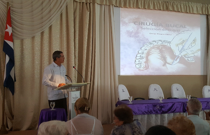 El Dr. Oscar Rivero Pérez
