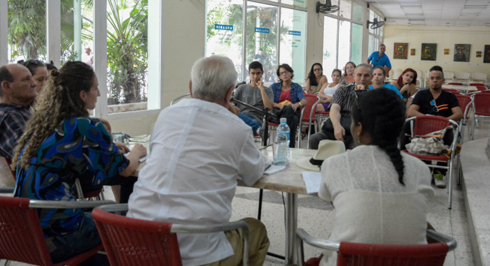 Foto: Alejandro Rodríguez Leiva/ Adelante Hablar de semiótica: difícil y estimulante (+video) /camaguey