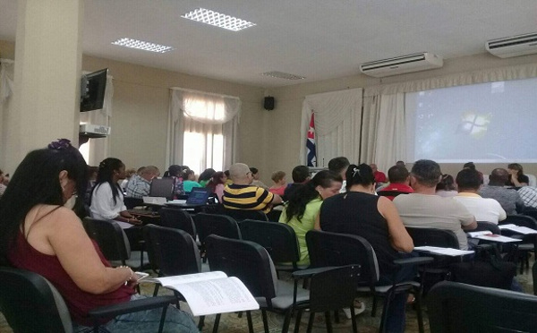 Foto: Tomada de radiocadenagramonte.cu De la nueva Ley electoral opinan diputados camagüeyanos y avileños