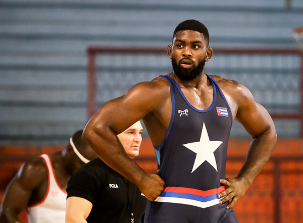 Foto: Calixto N Llanes/Jit Baile de figuras en la libre