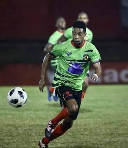 Foto: Tomada del perfil en Facebook de Yaisniel Nápoles Camagüeyano hace historia en el fútbol de Antigua