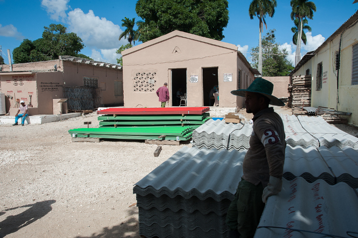 Foto: Leandro Pérez Pérez/Adelante Las tejas están… ¿y la compra?