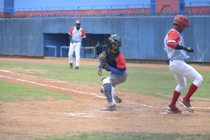 Foto: Alejandro Rodríguez Leiva/Adelante Toros pierden dos en Ciego de Ávila
