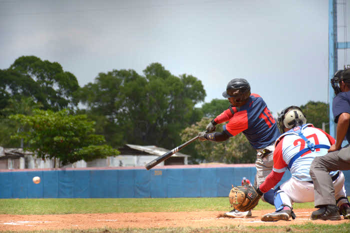 Foto: Alejandro Rodríguez Leiva/ Adelante Sub-23: Toros nivelan compromiso particular con los Tigres/camaguey